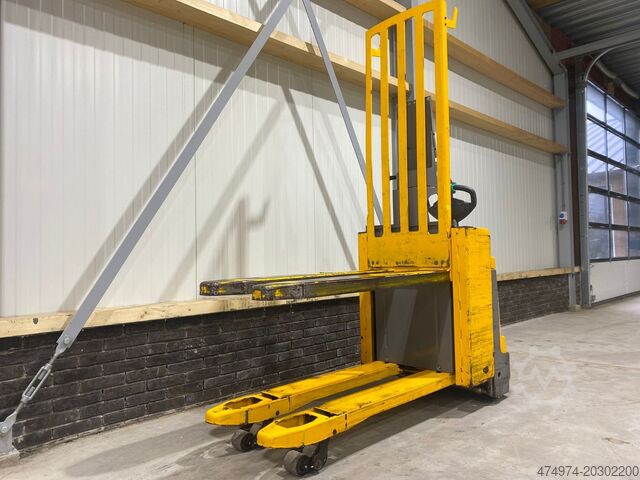 Manueller Stapler-Pumpenwagen Jungheinrich C20 - 2018