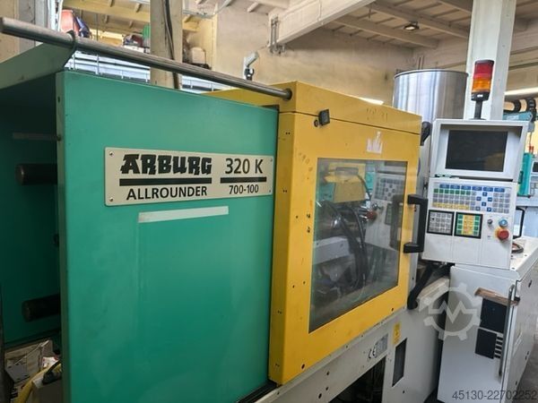 Stroj za injekcijsko prešanje Arburg 320K 700-100