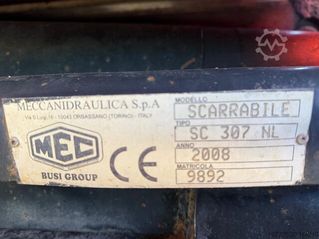 Wechselkoffer mit Kastenaufbau MAN 32 440 F