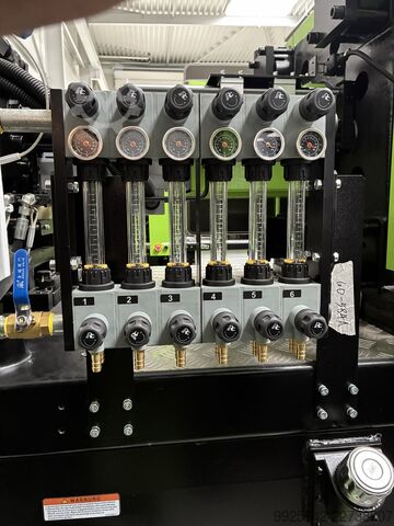 Spritzgießmaschine YIZUMI UN160A5/ IU604