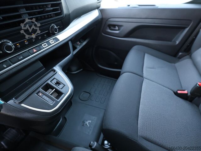Duba panelată Peugeot Expert KW Standard L2 2.0 BlueHDi 180 EAT8