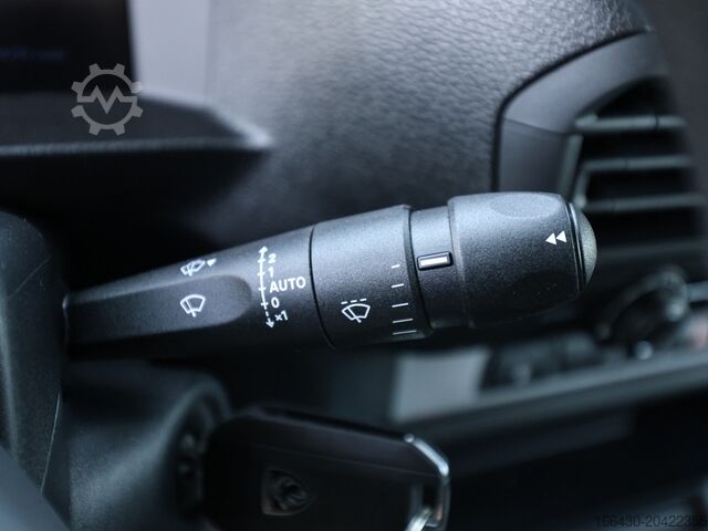 Duba panelată Peugeot Expert KW Standard L2 2.0 BlueHDi 180 EAT8