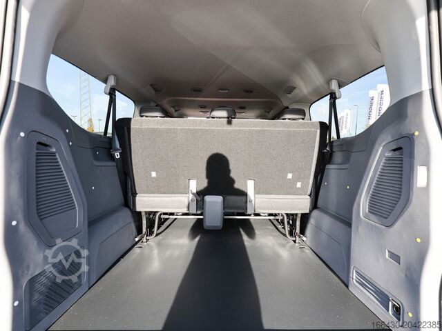 Minibus VW T7 Caravelle 2.0 TDI LR 8 Sitze Autom. NAVI