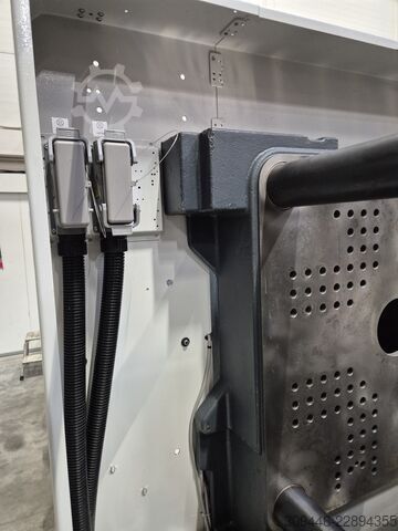 Stroj za brizganje Arburg Allrounder 520 H 1500-800