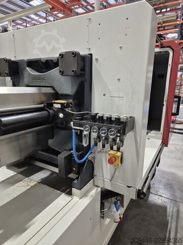 Stroj za brizganje Arburg Allrounder 520 H 1500-800