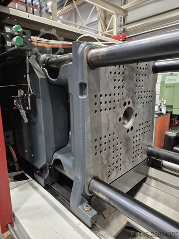 Stroj za brizganje Arburg Allrounder 520 H 1500-800