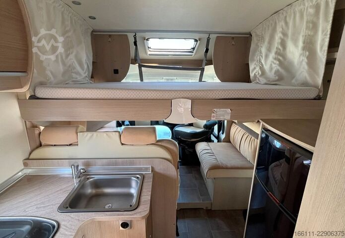 Autorulotă semi-integrată BÜRSTNER Ixeo T 734 - Hub/Queensbett - Klima -