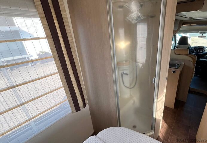 Autorulotă semi-integrată BÜRSTNER Ixeo T 734 - Hub/Queensbett - Klima -
