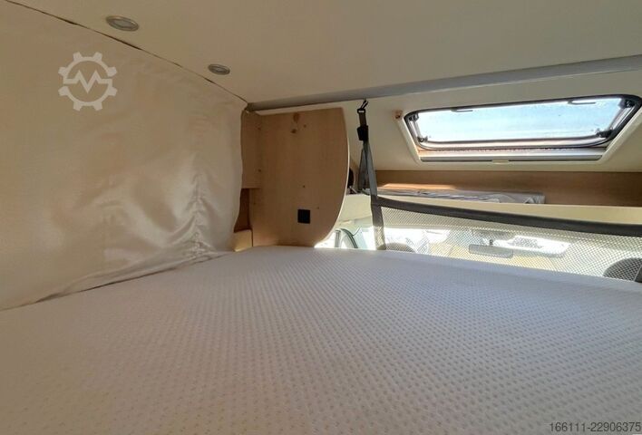 Autorulotă semi-integrată BÜRSTNER Ixeo T 734 - Hub/Queensbett - Klima -