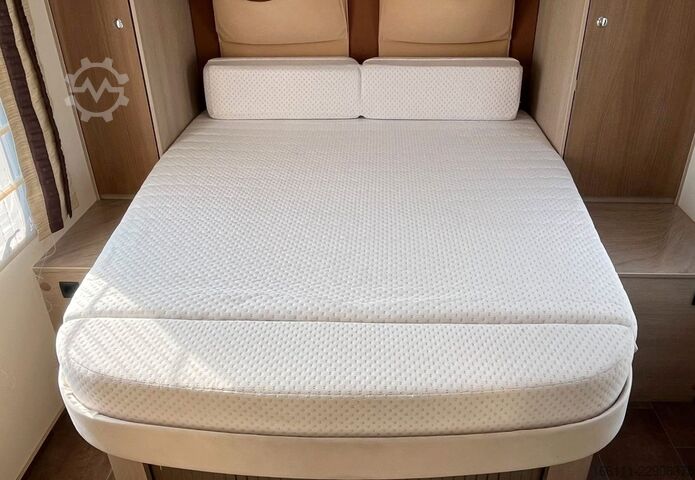 Autorulotă semi-integrată BÜRSTNER Ixeo T 734 - Hub/Queensbett - Klima -