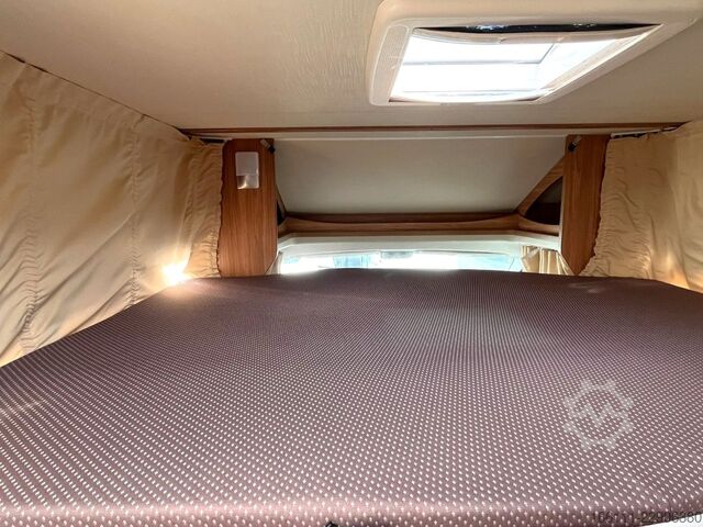 Autorulotă semi-integrată CARADO T 448 - Einzelbetten - Hubbett -  -
