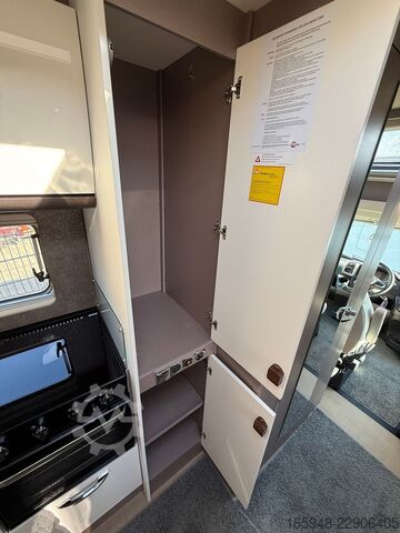 半集成式房车 BÜRSTNER BÜRSTNER 644G FREISTAAT SCHW. LYSEO TD HL*Autom.