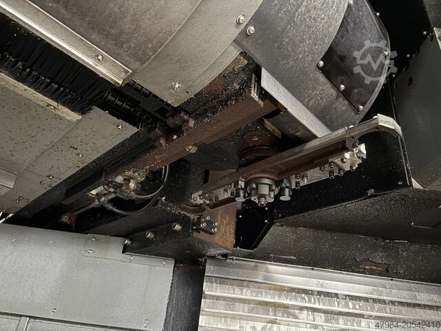 Universal machining center HURCO VMX 84 Swi