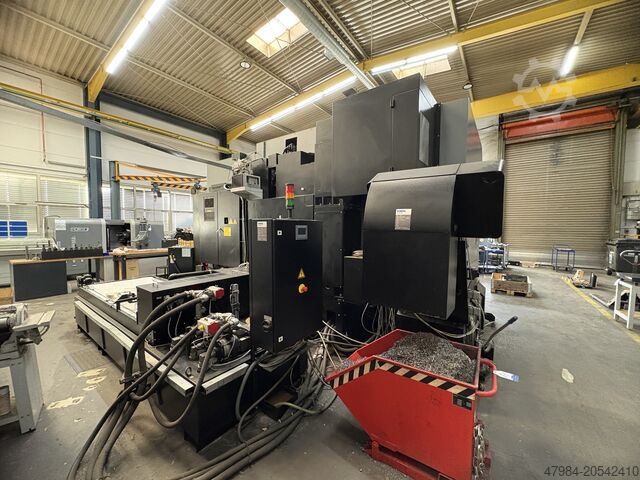 Universal machining center HURCO VMX 84 Swi