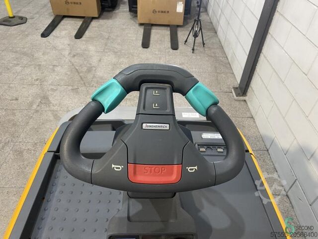 вилочный погрузчик Jungheinrich ECG214