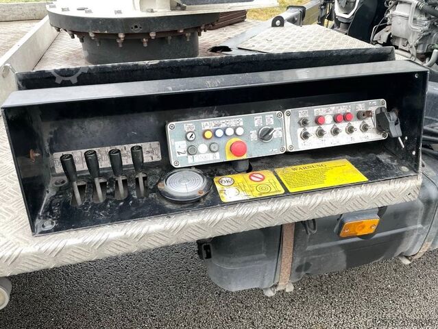 Lkw-Arbeitsbühne GSR E210PXJ