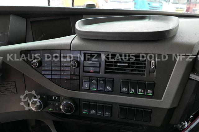 Swap body truck VOLVO FH 500 BDF mit Kühlkoffer Wechselaufbau