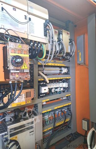 вертикальный обрабатывающий центр HURCO VMX 50S