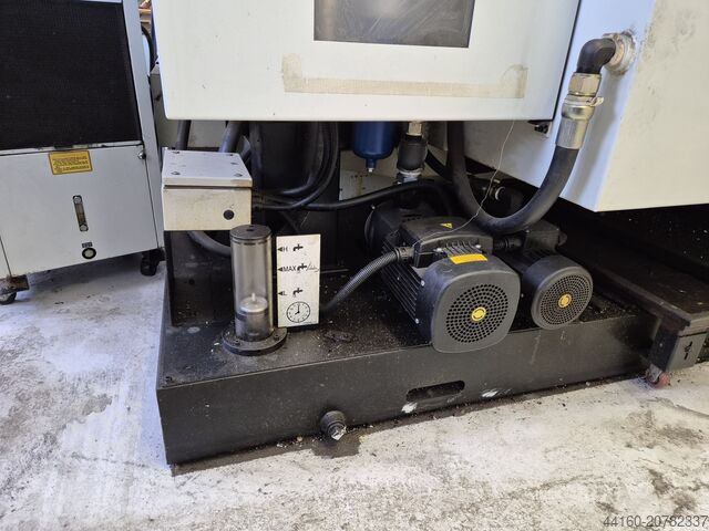 вертикальный обрабатывающий центр HURCO VMX 50S