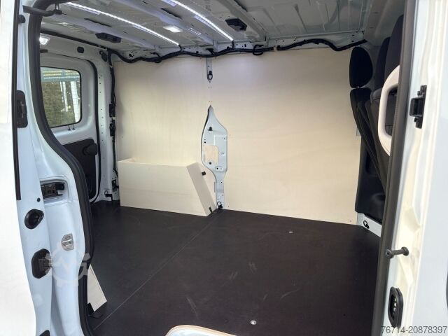 Panelinis furgonas Renault Trafic KOMFORT L1H1 3,0t BLUE DCi 150 KAMERA+DAB