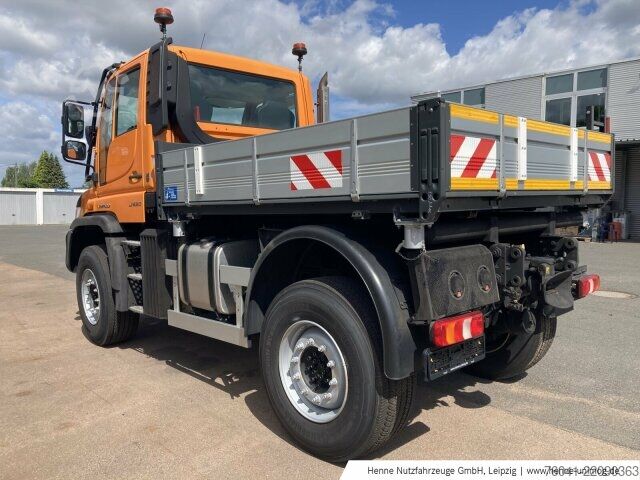 Máy nông nghiệp Mercedes-Benz Unimog U 530