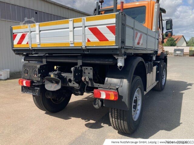 Máy nông nghiệp Mercedes-Benz Unimog U 530