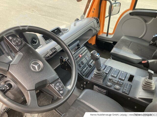 Máy nông nghiệp Mercedes-Benz Unimog U 530