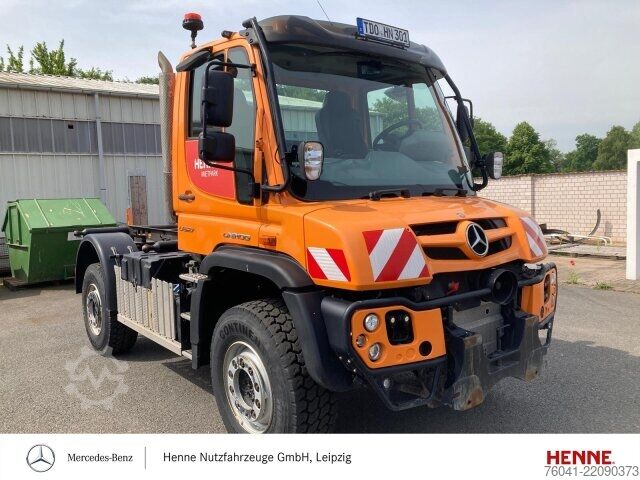 Máy nông nghiệp Mercedes-Benz Unimog U 527