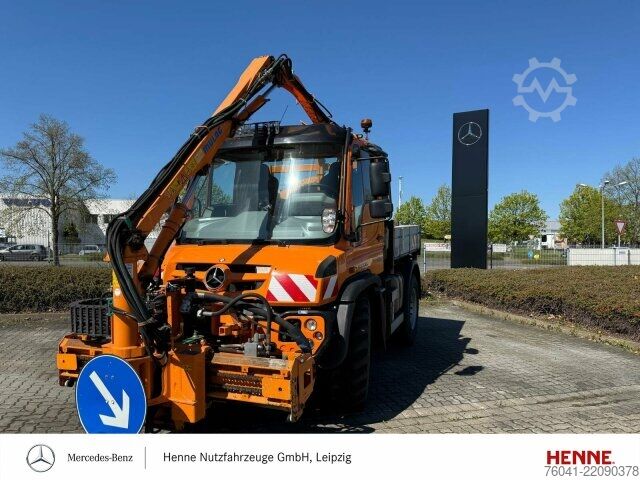 Máy nông nghiệp Mercedes-Benz Unimog U 318