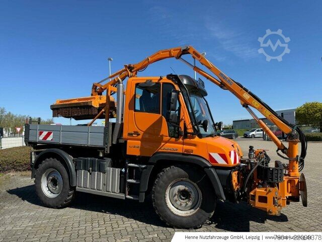 Máy nông nghiệp Mercedes-Benz Unimog U 318