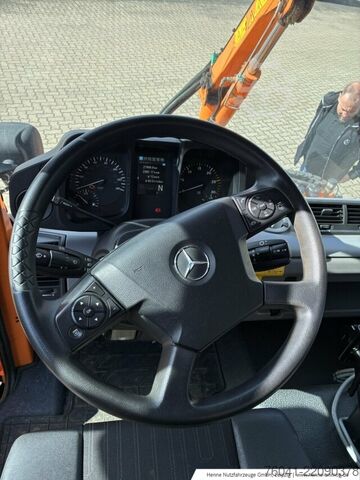 Máy nông nghiệp Mercedes-Benz Unimog U 318