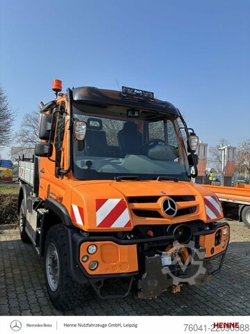 Máy nông nghiệp Mercedes-Benz Unimog U 319