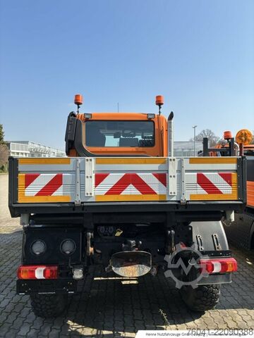Máy nông nghiệp Mercedes-Benz Unimog U 319
