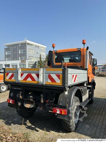 Máy nông nghiệp Mercedes-Benz Unimog U 319
