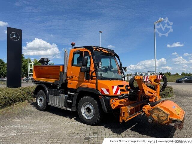 Máy nông nghiệp Mercedes-Benz Unimog U 319