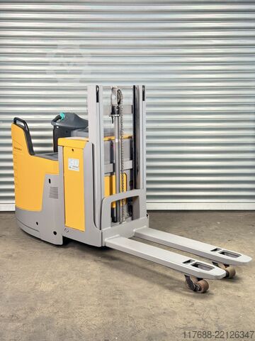 Vozač paletnih viličara Jungheinrich ERD 220 - Service Neu - 4076 Std. Batterie 90%