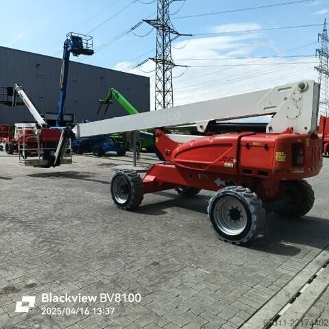 Plate-forme de travail télescopique articulée JLG M600JP