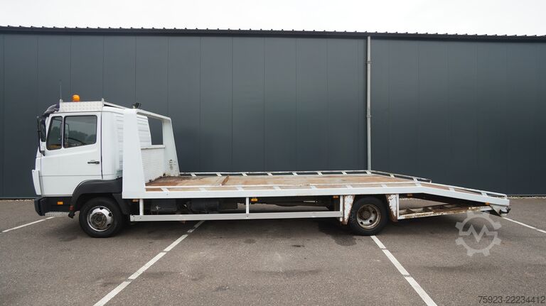 รถตู้ขนส่งรถยนต์ Mercedes-Benz 814 machine transporter truck