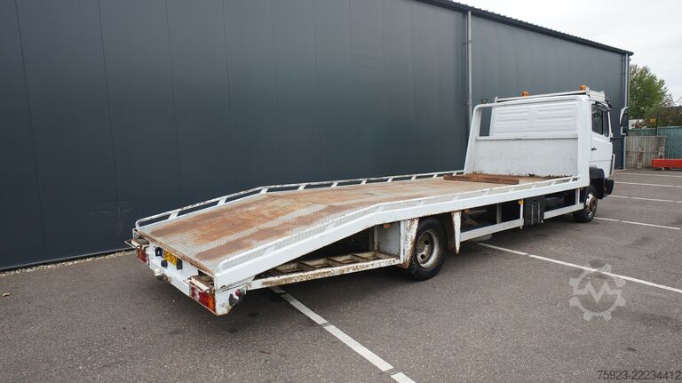 รถตู้ขนส่งรถยนต์ Mercedes-Benz 814 machine transporter truck