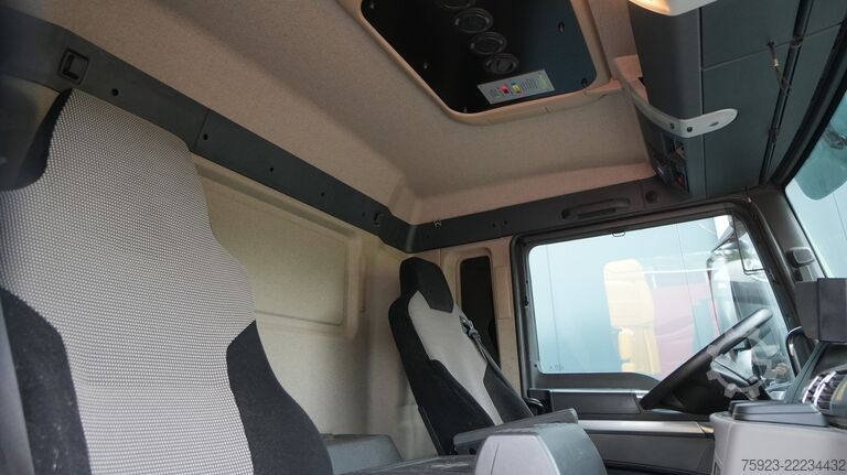 รถดัมพ์ MAN TGS 49.500 10X8 Tipper 219.400km