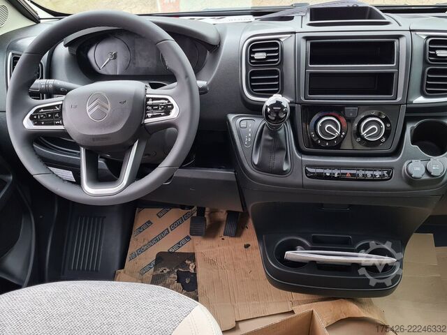 Полуинтегрированный автодом CARADO V 347 *Safety-Paket m. ACC*pro+ Paket*