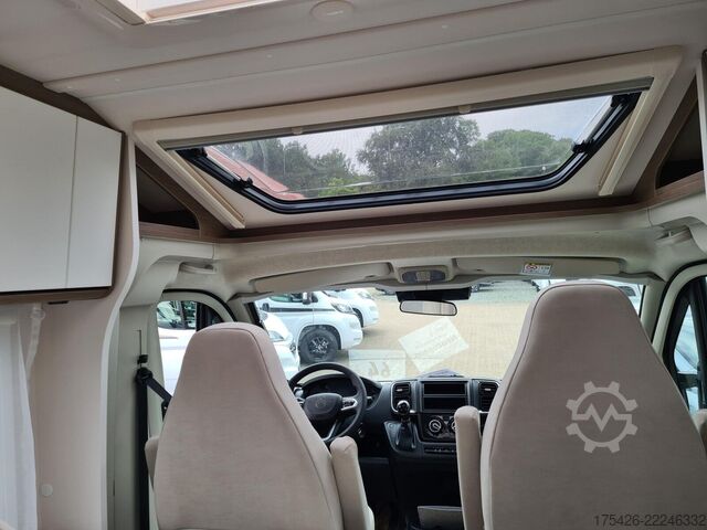 Полуинтегрированный автодом CARADO V 347 *Safety-Paket m. ACC*pro+ Paket*