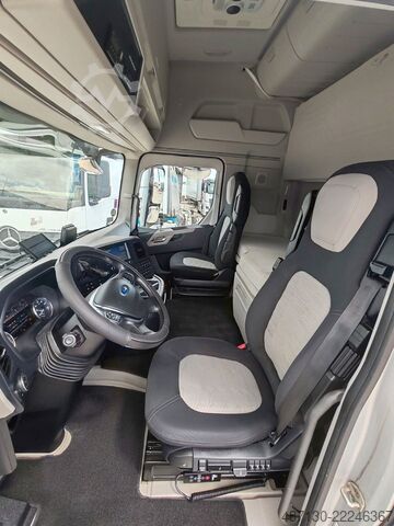 大容积牵引车头 FORD F-MAX 500 LUXURY Mega