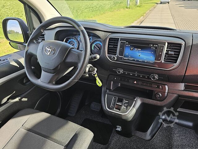Stationbíll með háu þaki TOYOTA PRO-ACE ELECTRIC dub cabine wltp350km