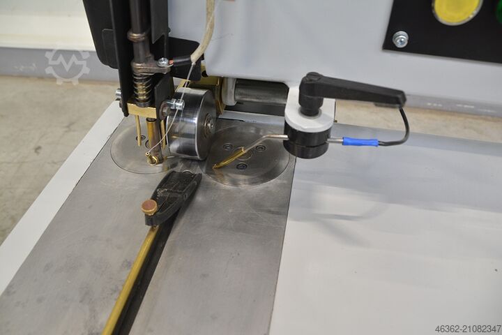 šijací stroj na dyhu Kuper 920