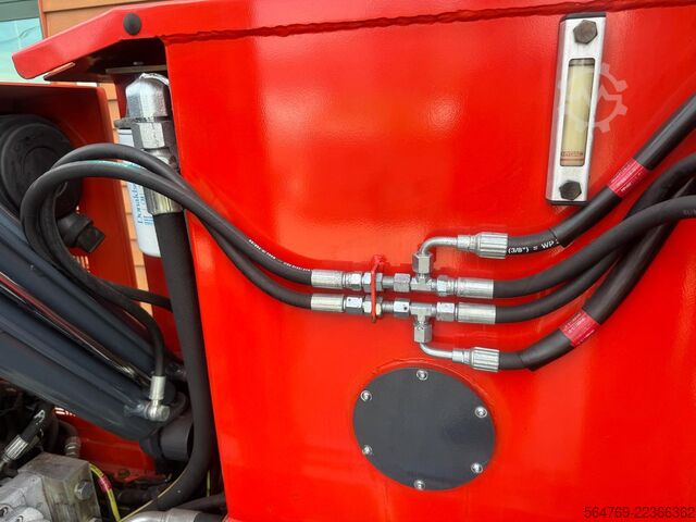 Wózek widłowy czterokierunkowy Combilift C3000GST / LPG /Triplex 8300 mm/Perfect