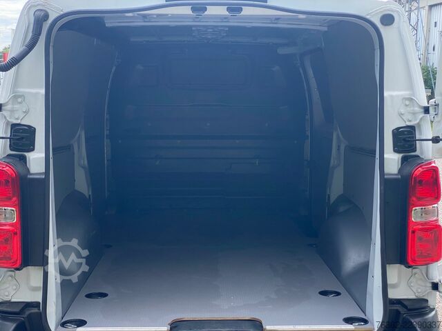 Furgone cassonato alto + lungo FIAT Scudo L3 Aut. Carplay. Navi. Klima. PDC