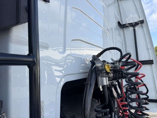 Standardní tahač Volvo FH 500 Globe XL Euro 6 Retarder I-Park Cool
