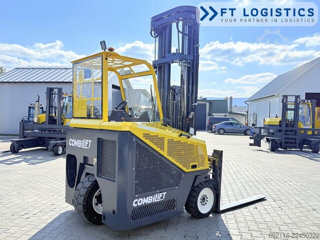 Carretilla retráctil de 4 vías Combilift CB4500 GAS TRIPLEX 6400 FORK POSITIONER