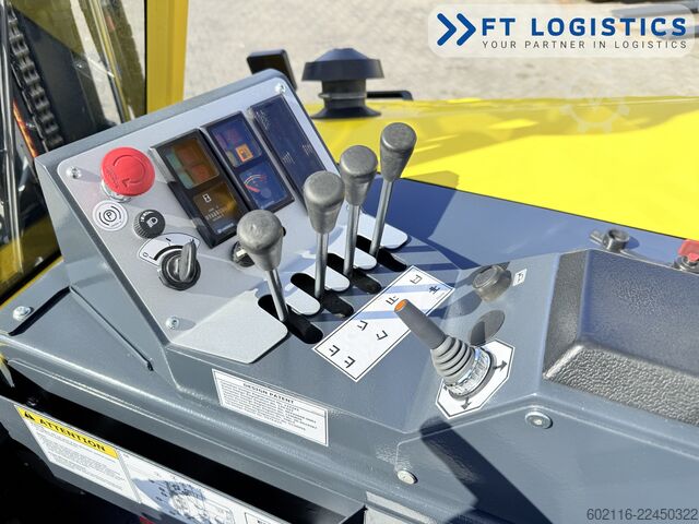 Carretilla retráctil de 4 vías Combilift CB4500 GAS TRIPLEX 6400 FORK POSITIONER